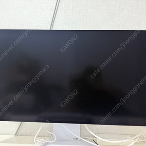 LG 32GS95UV 32인치 화이트 팝니다.