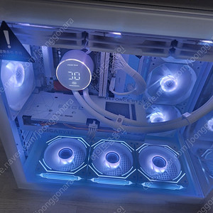 i5 12400f + b760 +32기가램 + 500기가 + 수냉쿨러 화이트컨셉