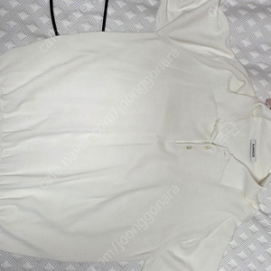 블랭크룸 칠링 폴로니트 아이보리 2사이즈 팝니다.