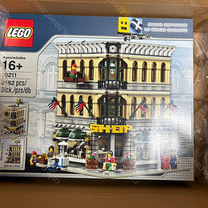 레고10211 백화점 새상품 공홈 소장용 판매합니다.