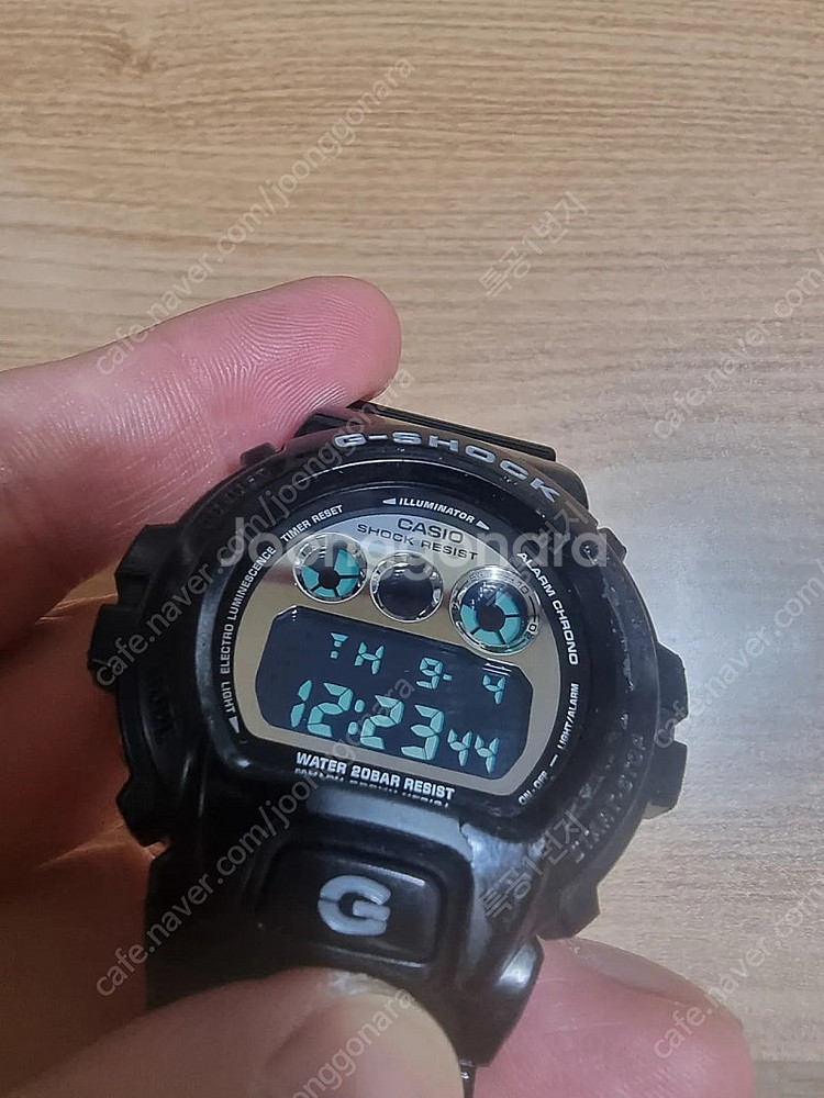 카시오 지샥 DW-6900NB-1DR 얼짱이 크레이지컬--9