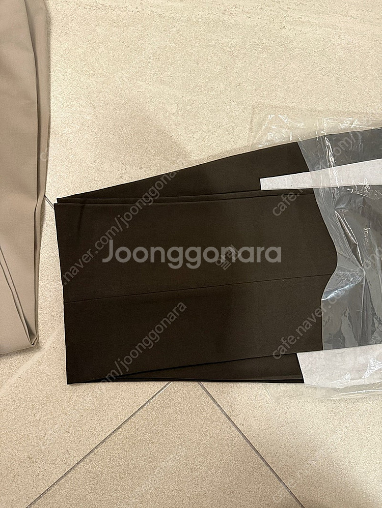 무신사스탠다드 세미와이드 히든밴딩 슬랙스 카키(새상품),아이보리 일괄 판매 (18,000원)--2