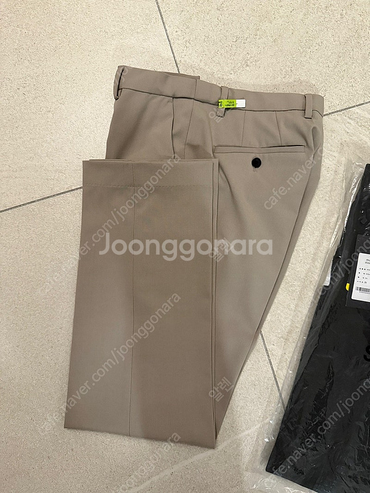 무신사스탠다드 세미와이드 히든밴딩 슬랙스 카키(새상품),아이보리 일괄 판매 (18,000원)--3