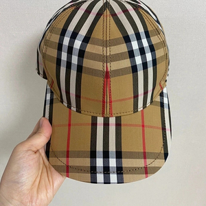 버버리 모자s(+토리버치 뮬+에트로클러치+모자 새상품