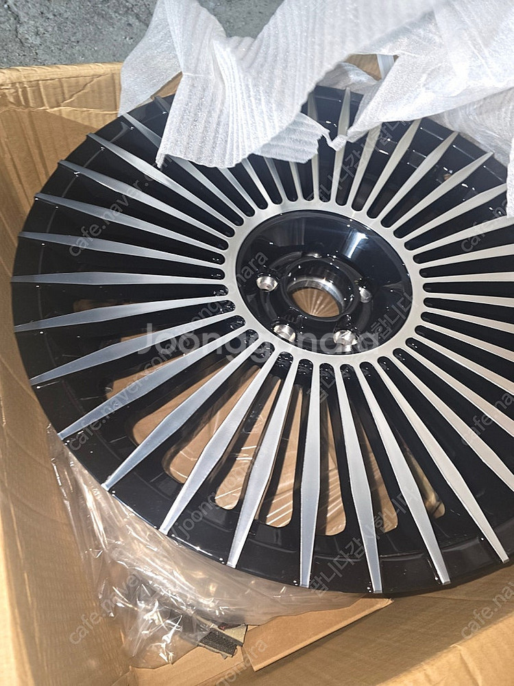 벤츠21인치 휠 판매합니다.--6