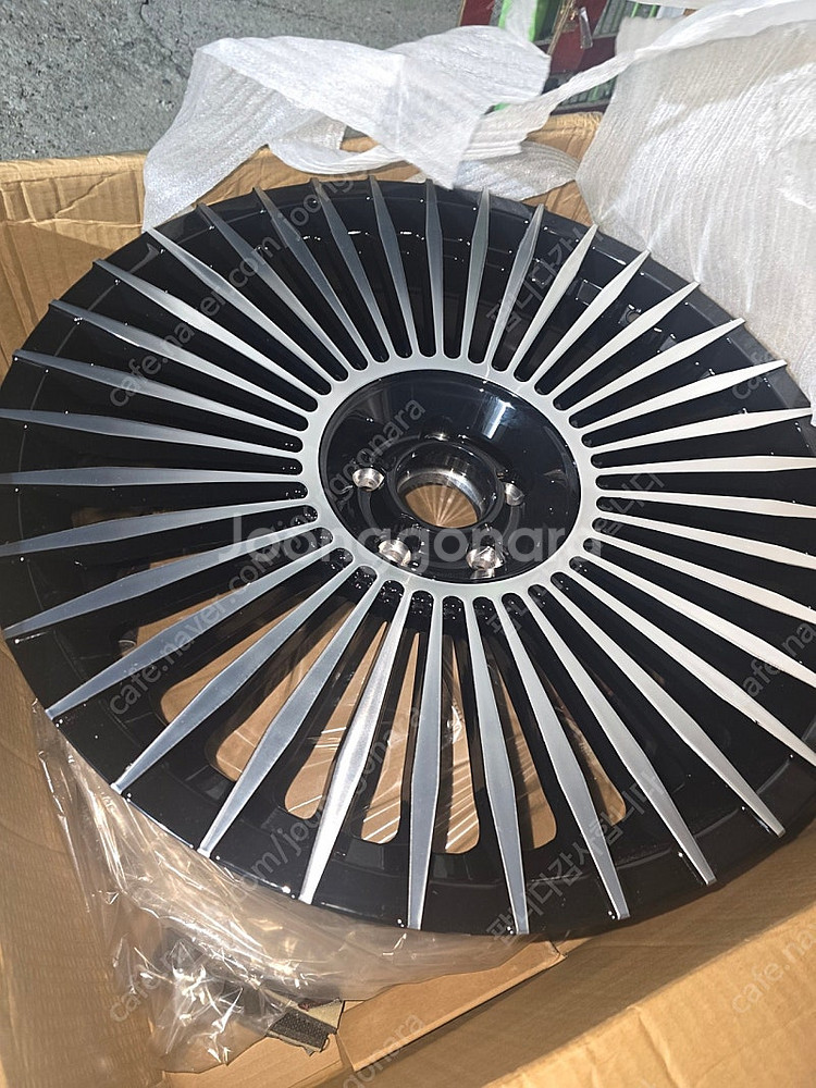 벤츠21인치 휠 판매합니다.--7