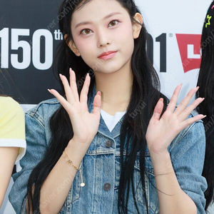 해린 착용)리바이스 ex보이프렌드 데님 트러커 자켓