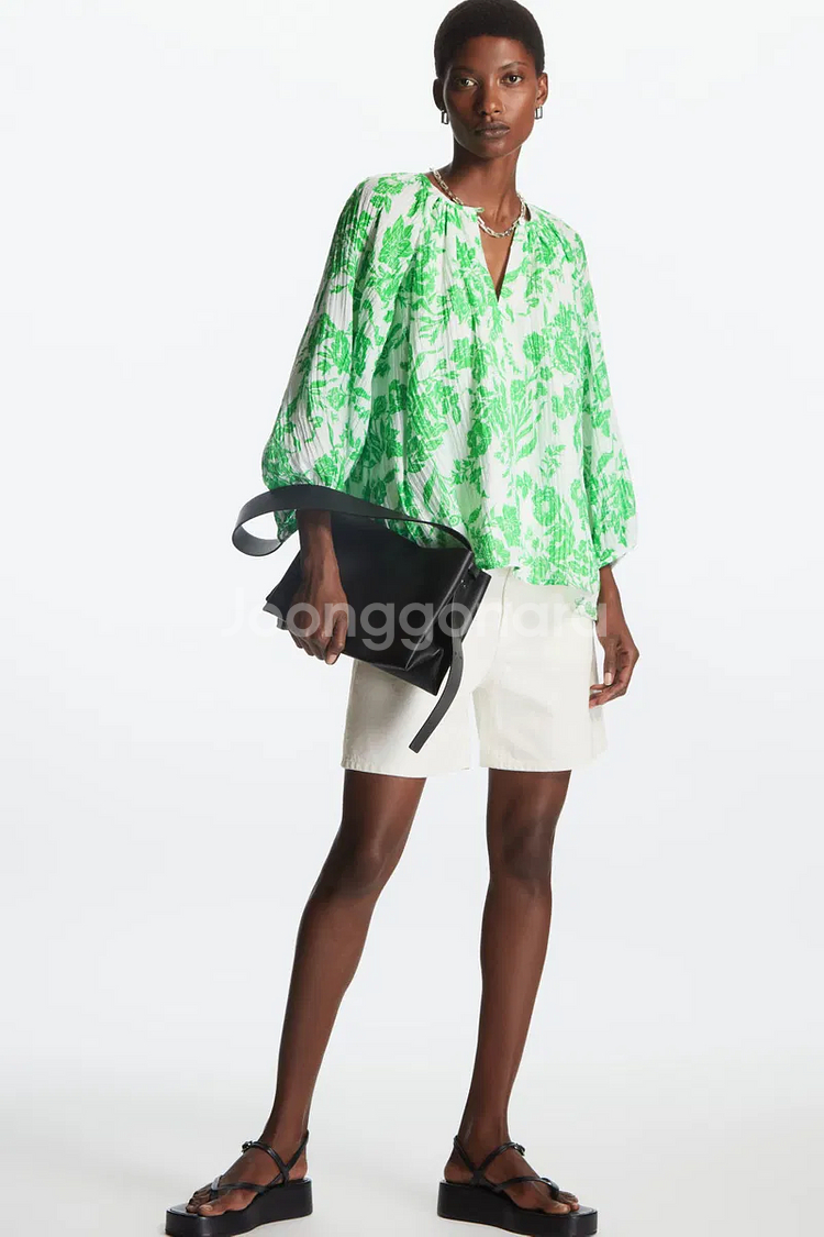 COS 코스 퍼프 슬리브 시어서커 블라우스 32 / 랑방 마인 오브제 타임 럭키슈에뜨 산드로 마쥬 오르 시에 시스템--0