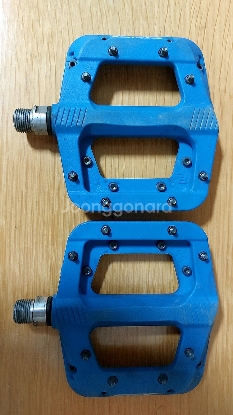 레이스페이스 체스터 페달, 웰고 페달, 울프투스 리모트 드랍바 레버, FSA 피그 헤드셋, 리치 제로 WCS 트레드...--0