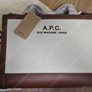 택포 새제품 A.P.C.아페쎄 카밀 토트백 캔버스