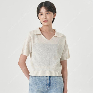 에잇세컨즈 부클 칼라넥 니트 스웨터
