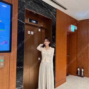 마운트 블러 셔링 와이드 팬츠