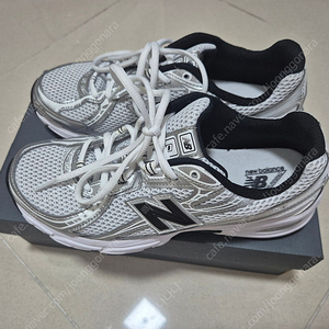 뉴발란스 740 (250사이즈)