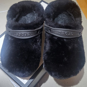 크록스 퍼슈어 블랙 240