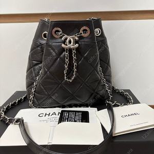 샤넬 드로스트링백 복조리 버킷백 은장 백화점구매 팝니다.