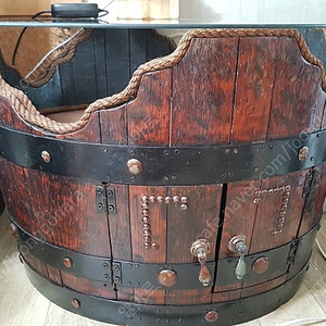 거실 장식 인테리어 원목 테이블