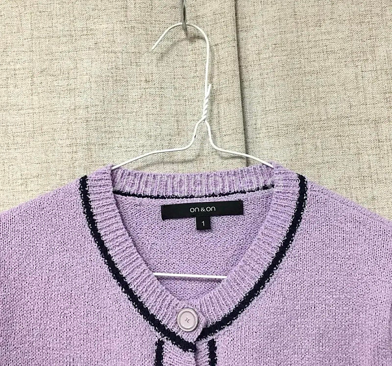 온앤온 23fw 라운드넥 배색반팔 가디건 85--1