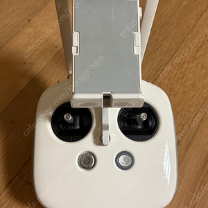 팬텀4프로 v1.0 조종기