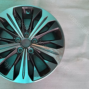 K8 하이브리드 18인치 순정휠 팝니다.(1개)