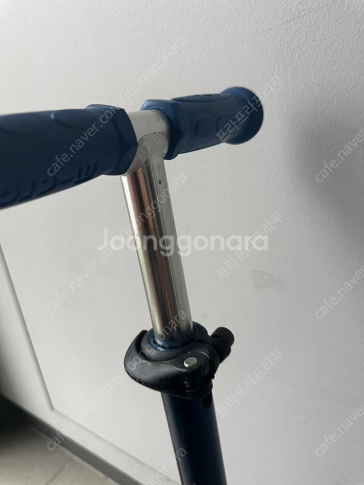 마이크로 킥보드맥시 폴더블 디럭스 LED 네이비색상--5