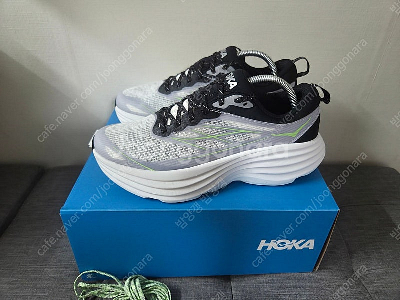 호카 본디 8 TS 화이트:타르트 애플 270--0