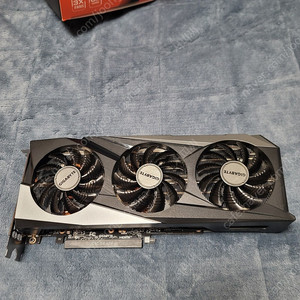 GIGABYTE 라데온 RX 7600 GAMING OC D6 8GB 제이씨현 팝니다.