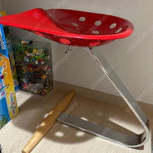 카스틸리오니 메짜드로 스툴