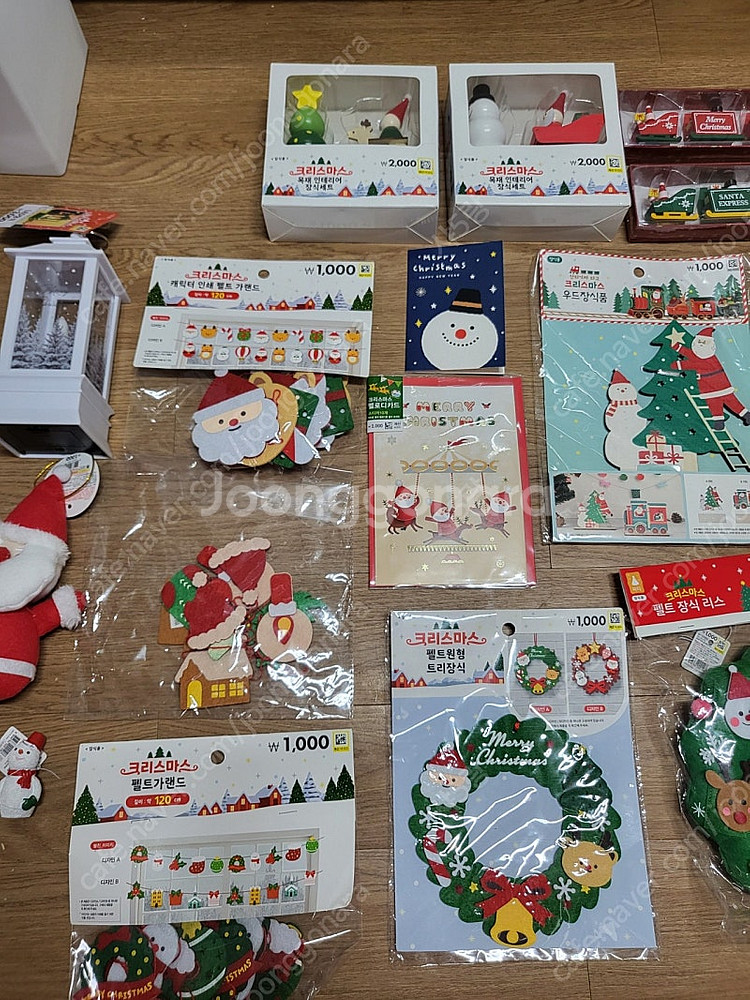 다이소 크리스마스 소품 일괄- 걸이인형 led 장식 포스터 트리 루돌프 산타 워터뵬 인테리어 카드 리스 가랜드--2