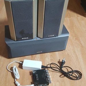 스피커 3개, 블루투스 앰프