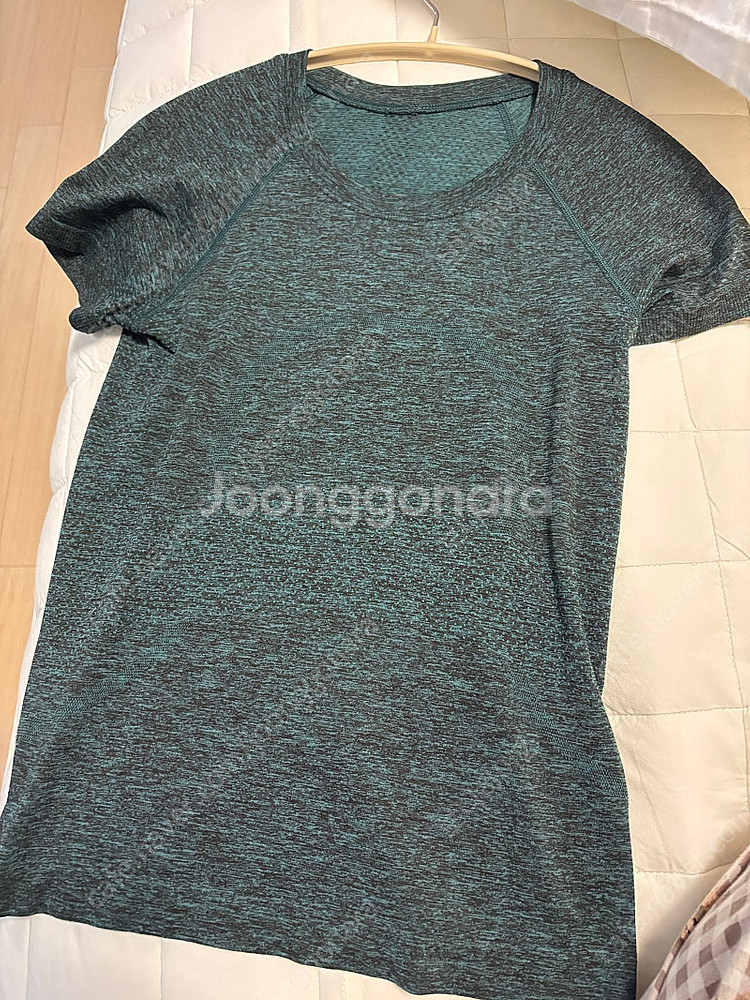 룰루레몬 반팔 2사이즈--0