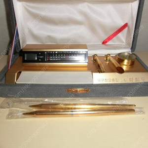 (초희귀) 육군참모총장 대장 박희도 증정 탁상 시계,달력 팝니다