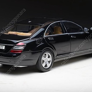 1:18 오토아트 W221 S클래스 블랙 구매합니다.