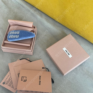 미우미우 헤어핀