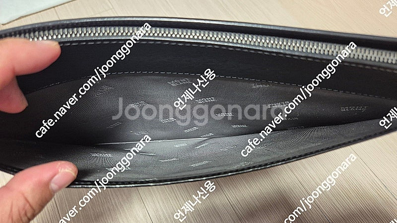 몽블랑클러치 라지(가장큰사이즈) 풀박스 저렴하게 판매할게요.--6