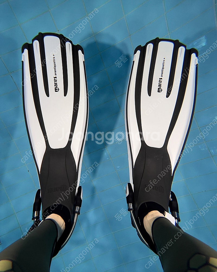 마레스 콰트로 플러스 핀 전용 스프링 스트랩 팝니다.--5