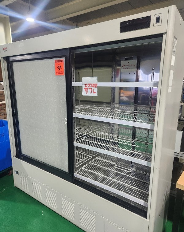 연구소 랩실장비 Sanyo Medical Refrigerator, 전기영동장치, Signal Generator 이미지