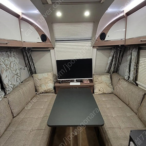 베일리 세고비아 투축 카라반