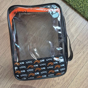 베네피트 빅 파우치