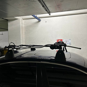 bmw f10 5시리즈 순정 가로바 + 자전거 거치대 판매합니다.