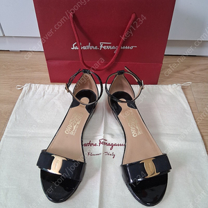 6D) 페라가모 마고트 웨지 샌달.샌들 235cm