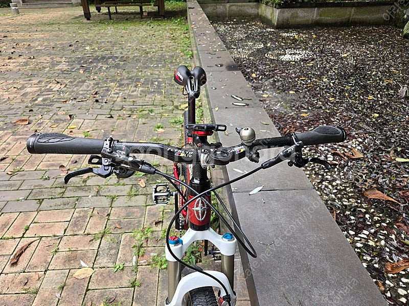 슈윈(SCHWINN) 풀카본 MTB 15인치 (Full XT 8000구동계, 폭스 샥) 팝니다.--6