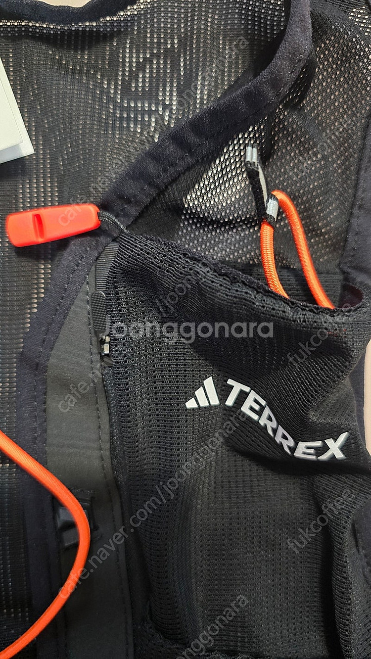 아디다스 테렉스 러닝 베스트 싸이즈 L 신품 팝니다.--3