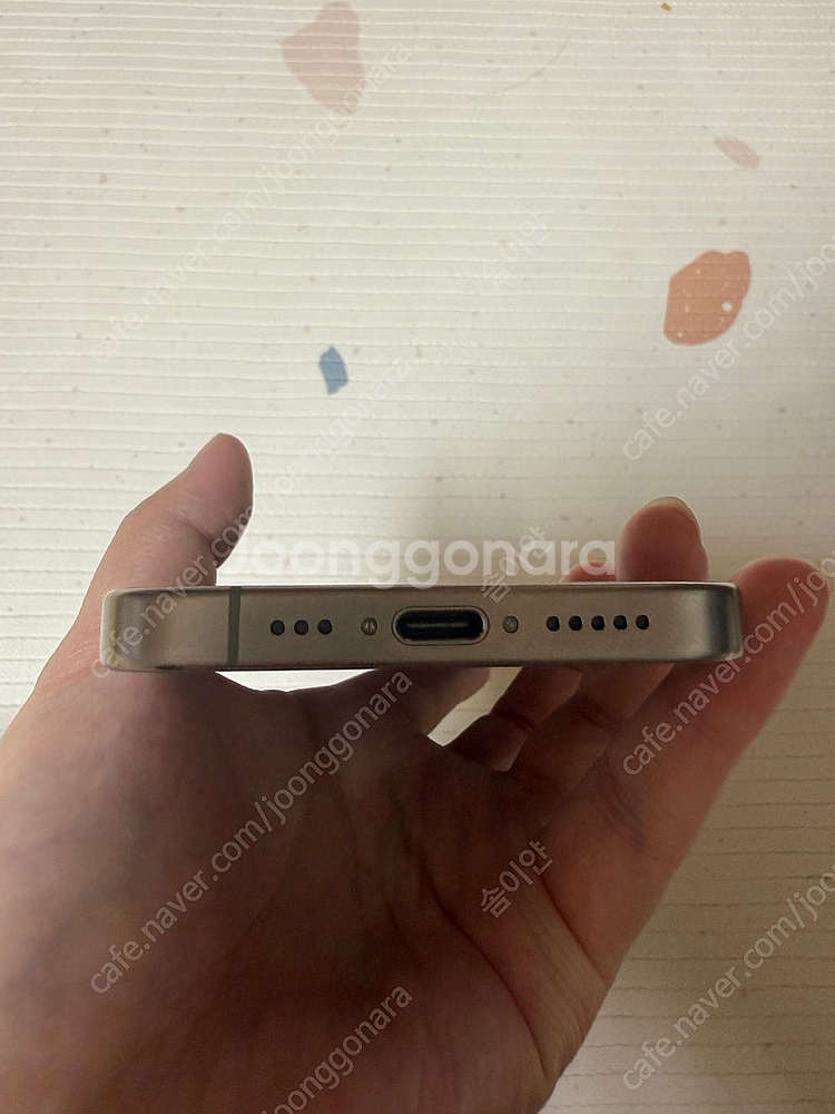 아이폰15프로 256GB 네츄럴티타늄 팔아요--5