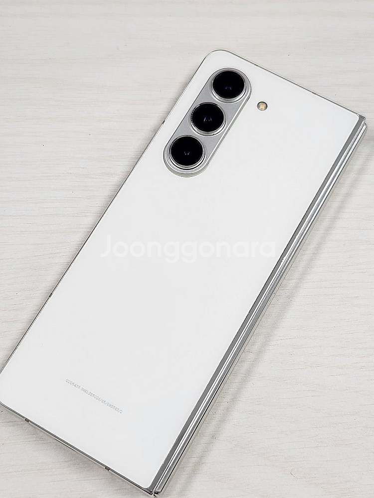 갤럭시Z폴드5 화이트 512용량 미파손 무잔상 자급제 꿀매물 A급 외관 깨끗한 59만 판매해요--2