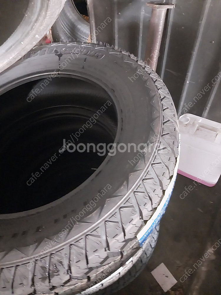 255-60-18 AT 타이어 새거 4개 - 50만원 !!--3