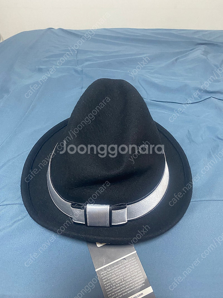 오니츠카타이거 페도라--3