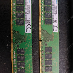 데스크탑용 삼성 DDR4 16GB 2개 팝니다.