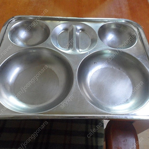 스텐식판 4찬용 1300개 장당 700원에 팝니다