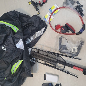 자전거용품(커버 안장 폰거치대)등등 여러개 급처분