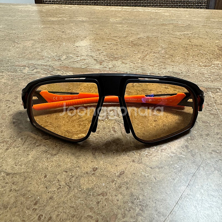 나이키 러닝 선글라스 새상품 (디스트릭트비전 오클리 100% 하이퍼크래프트 취향)--1